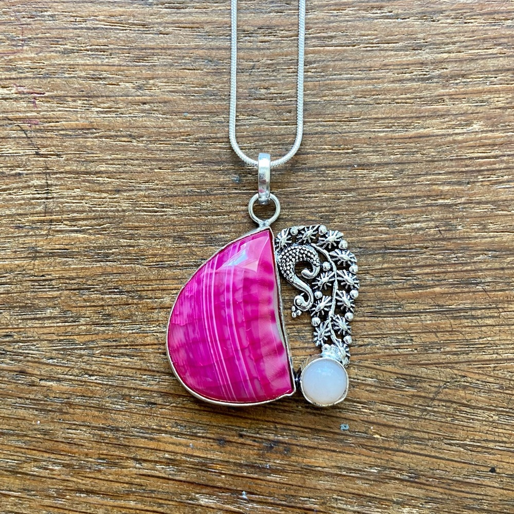 Botswana agate stone detailed necklace NWT